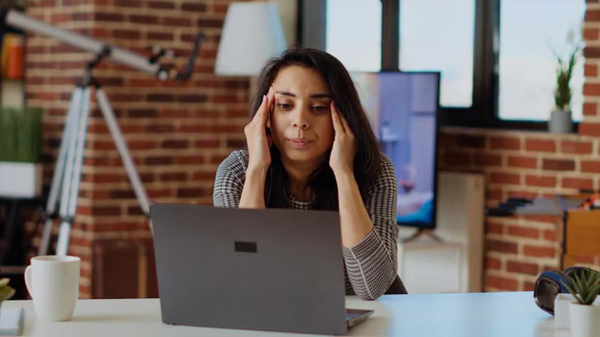 'Forced To Work During Pregnancy, Fever': PSU Bank Staffer Alleges Harassment In Viral Reddit Post