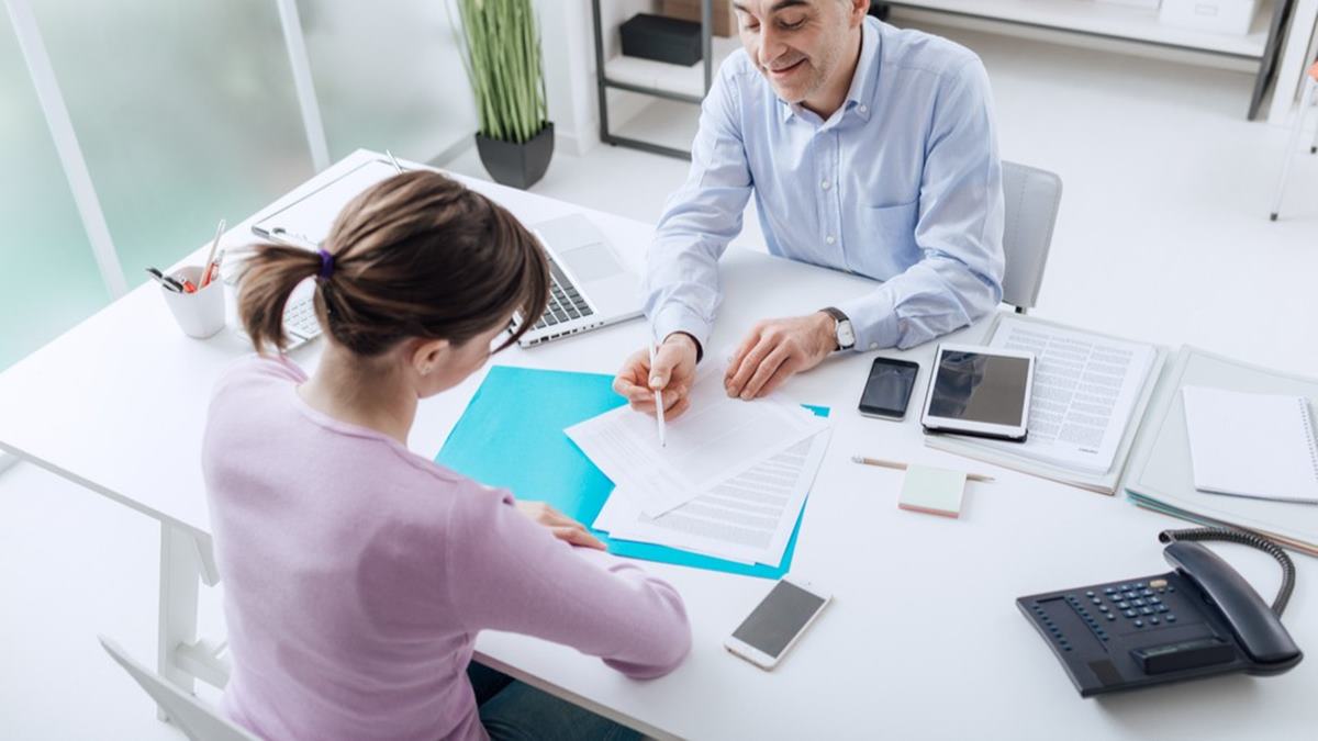 Singapore Worker Says Boss Scolded Her for Using All Her Annual Leave, Sparking Heated Online Debate