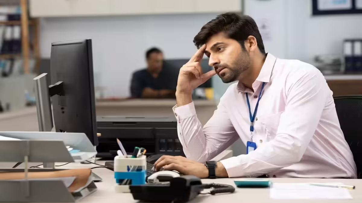 From begging for leave to just informing: Indian employee reveals shocking difference between work culture in India vs Singapore