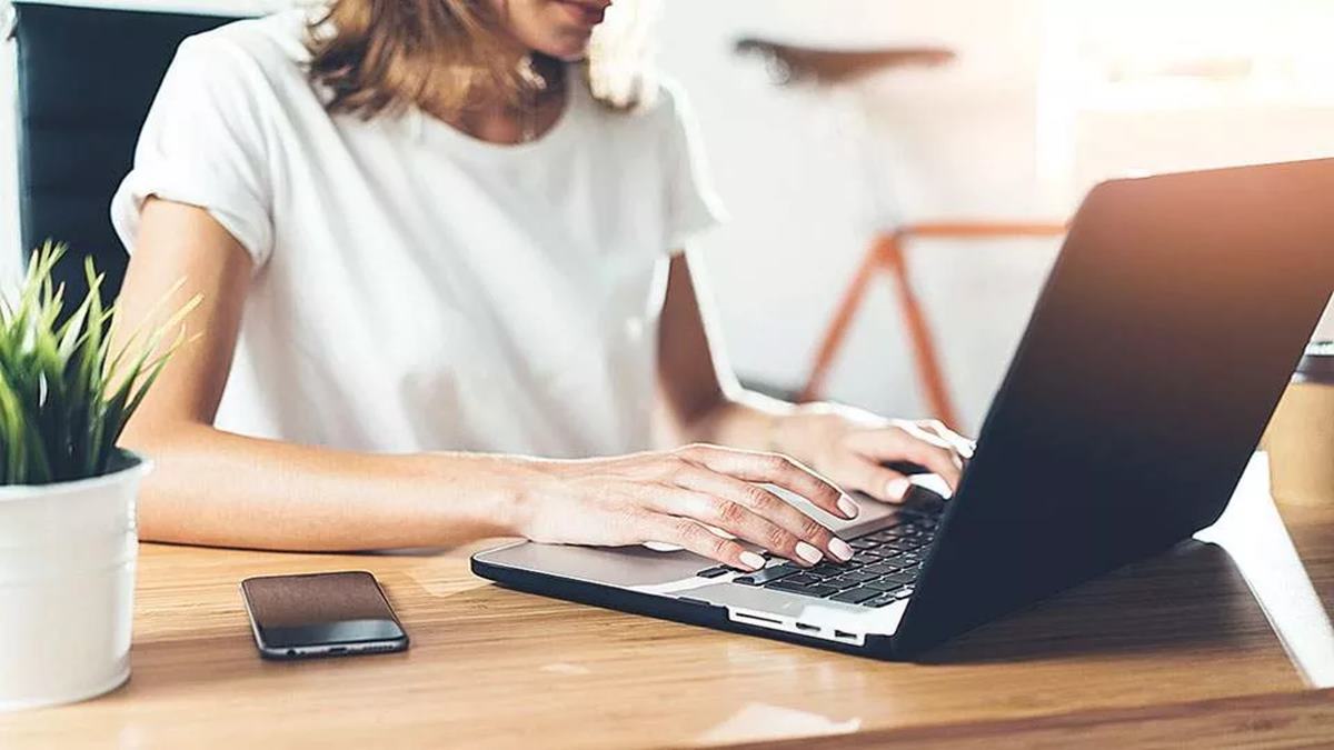 European Parliament pushes for strict AI regulation in the workplace, focusing on human oversight and data privacy