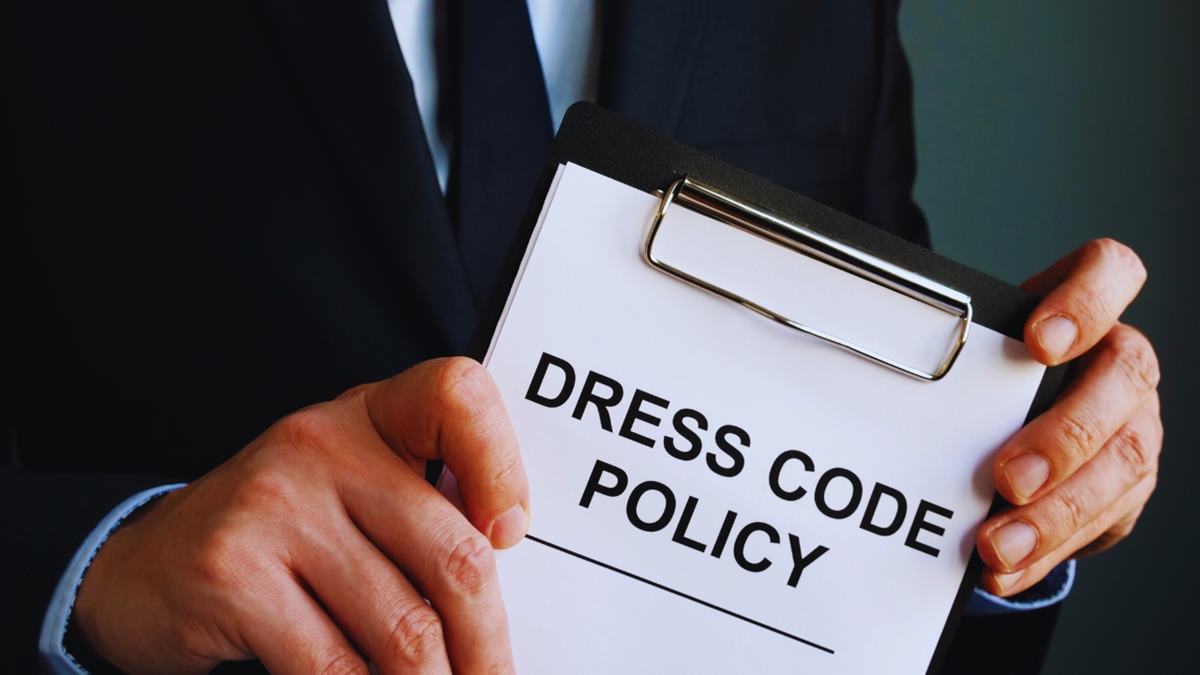 After complaints, Karnataka government tightens norms on employee attire