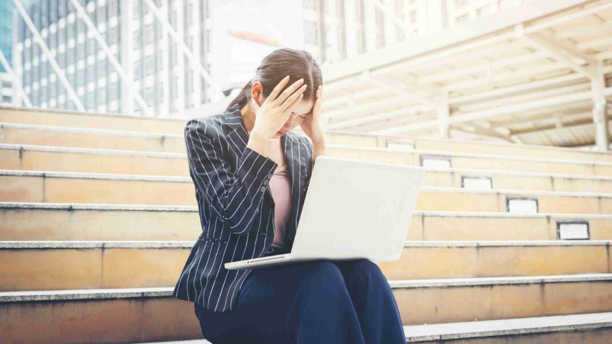 ‘Is this normal?’: Young SG jobseeker shocked by S$3k entry-level role demanding ‘unlimited unpaid OT’