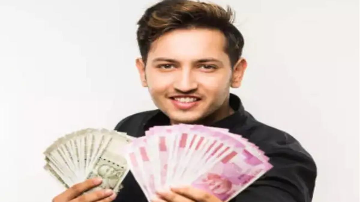 Techie, who once worked as a waiter, revealed how he built a networth of over Rs 1.5 crore at 33 while working regular jobs