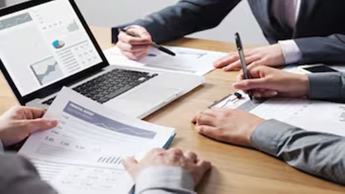 Is lack of guidance at work normal for freshers? 5 red flags young workers should watch out for