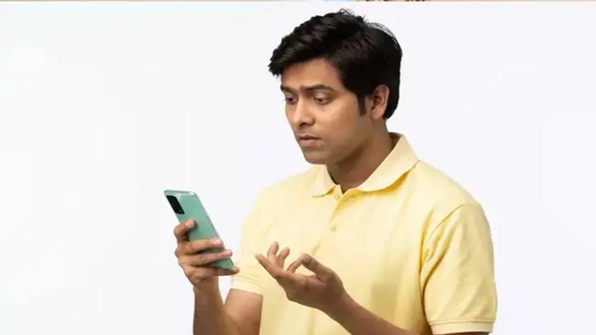 ‘X-Ray is needed..’: Manager’s reply to employee’s request for sick leave sparks outrage from netizens