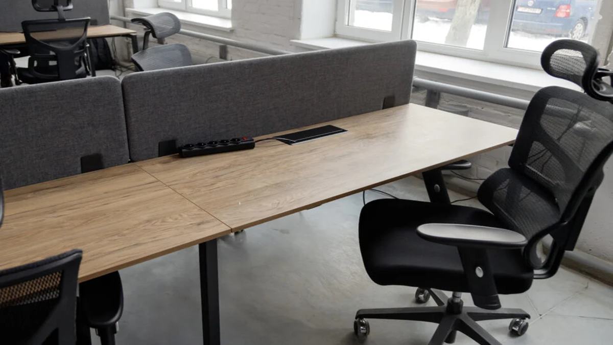 Tech Companies Show Feet as They Try to Appeal to Gen Z