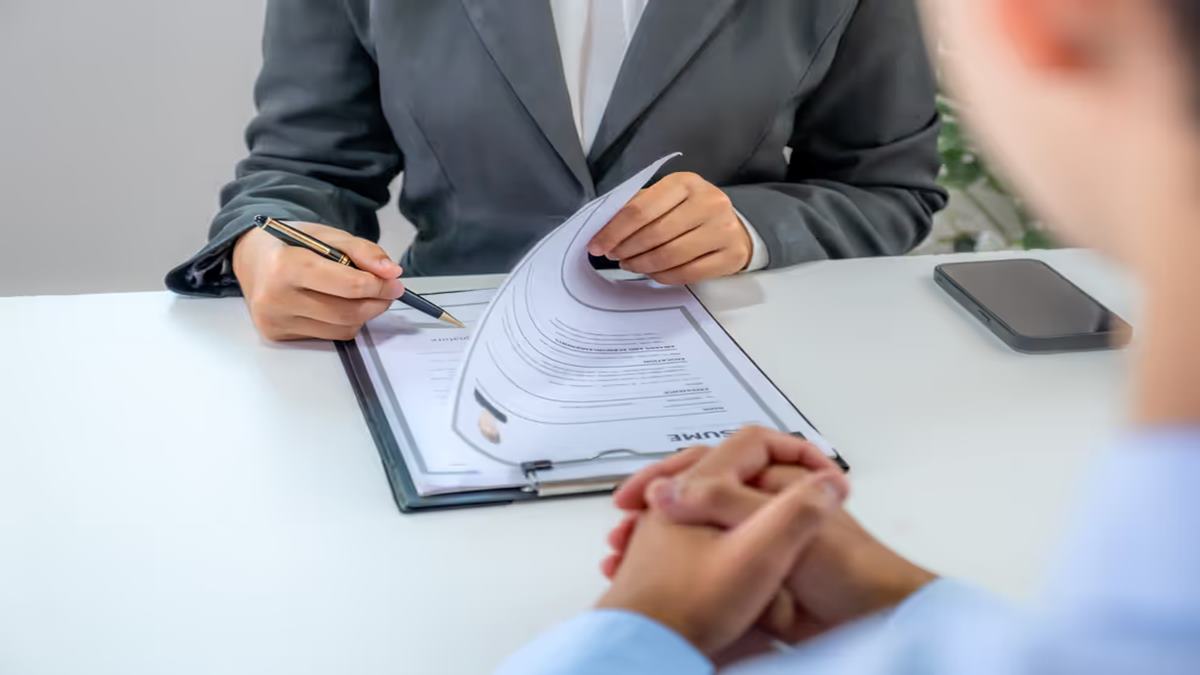 Fewer Canadian companies are planning to hire new employees in 2026