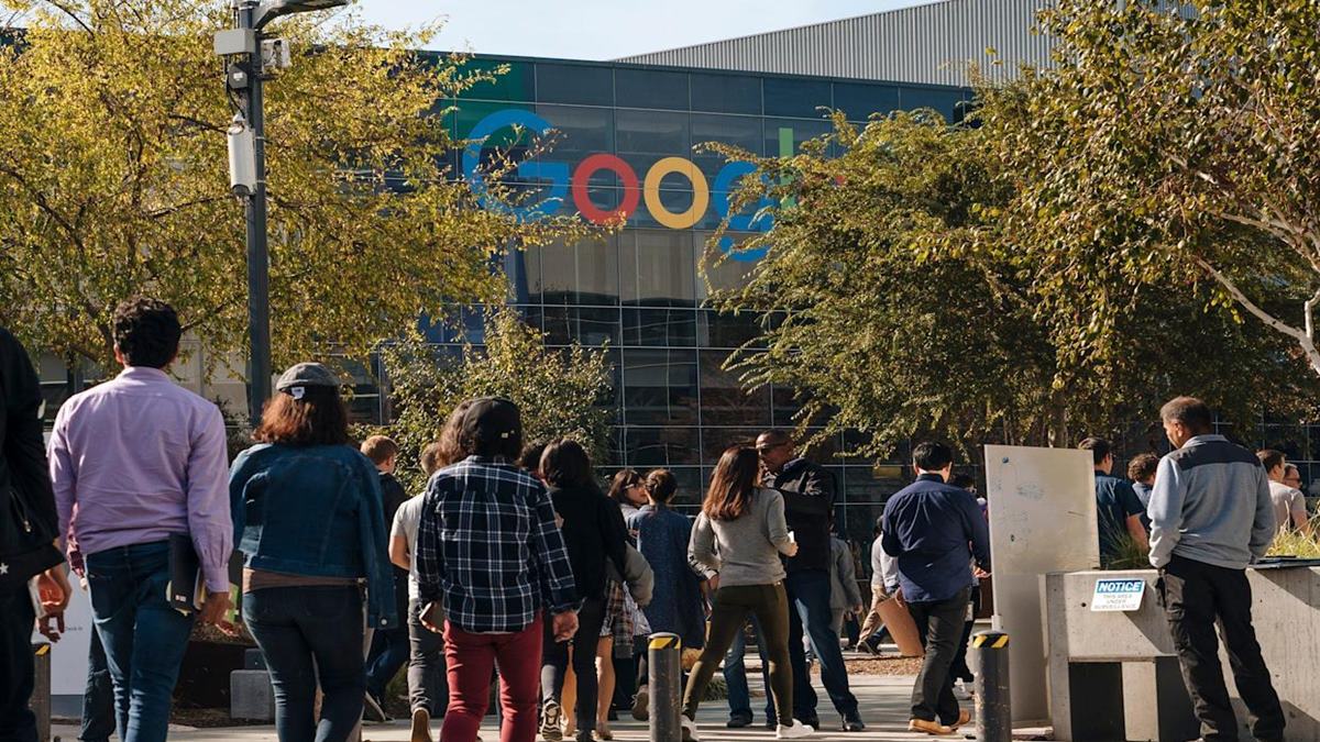 4 Googlers share how they reinvented their careers and pivoted to AI