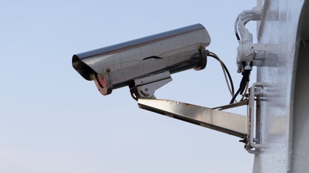 EXCESSIVE DIGITAL SURVEILLANCE AT WORK CAN HAVE A NEGATIVE EFFECT ON EMPLOYEES