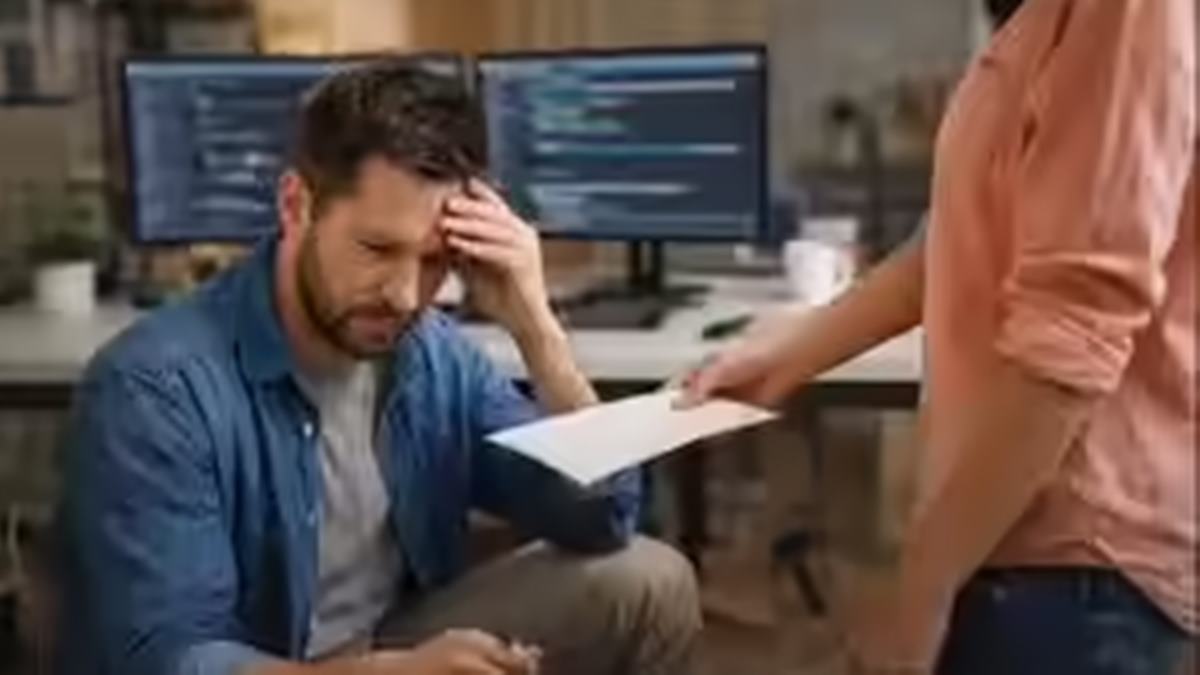 Boss asks high performer to do less work after 40-member team looks bad - is this workplace fair? Debate erupts