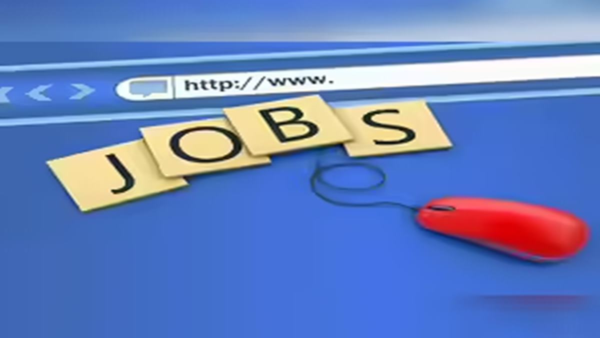 Employee lands job after a year-long search, then gets flooded with offers — story sparks valuable lessons