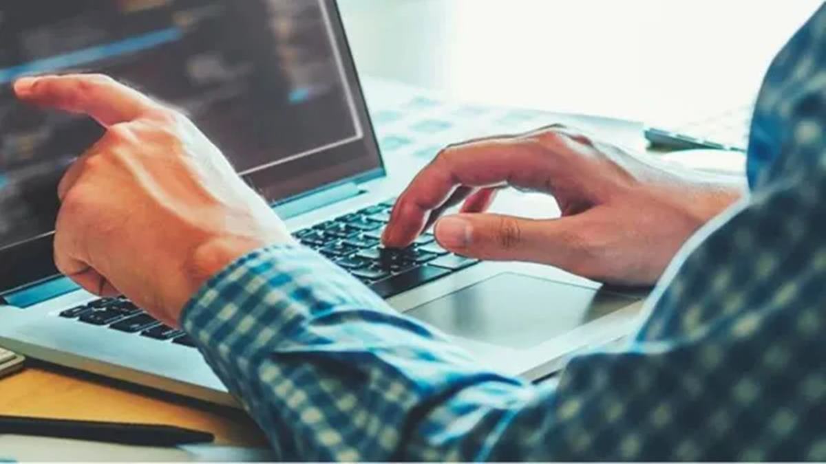 ‘Hired As A Developer, Not A Dancer’: Indian Techie’s Refusal To Perform For Clients Sparks Debate