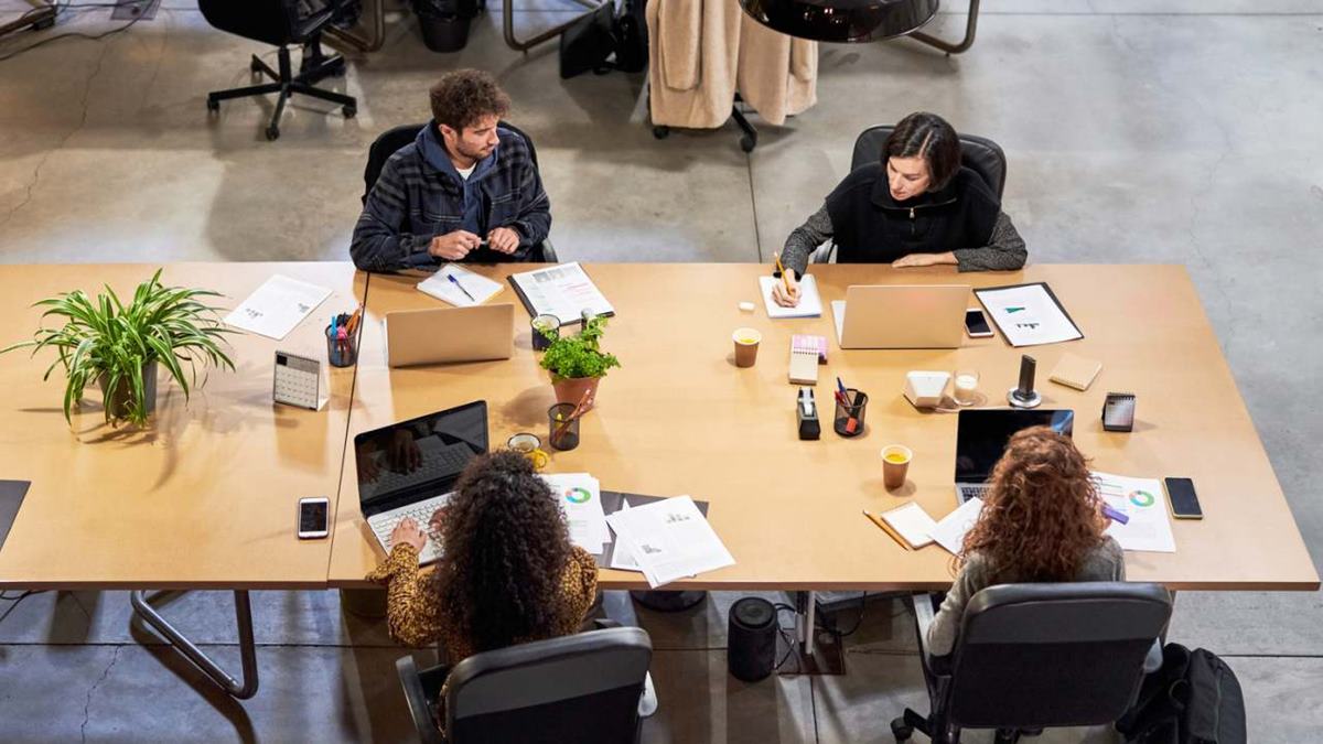 "Job Hugging" Is Undermining Workplace Outcomes: New MetLife Study