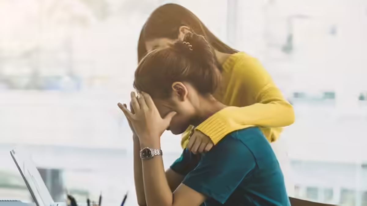 Pregnant with high-risk twins, woman says boss gets 'annoyed' by her doctor appointments; questions workplace rights