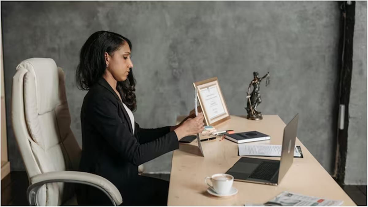 30s and 50s professionals may win big as AI hits entry-level jobs