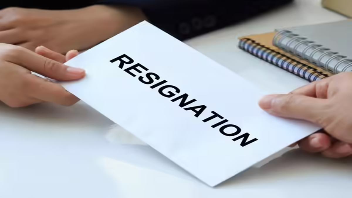 Employee resigns from toxic job, gets offered his own manager's position: What he did next is a lesson about office politics