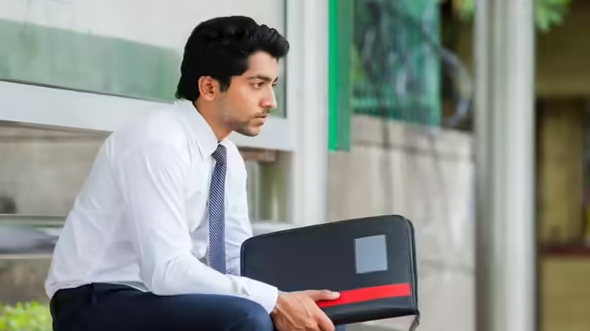 Employee rejects 70% hike for a 100% counteroffer. 4 months later, he got laid off. Career coach warns, 'never accept counteroffer, even with...' Here's why