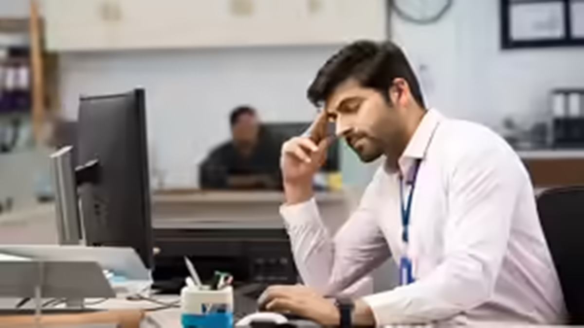 Employee gets double the salary to relocate but is 12 hours away from his fiancée — in dilemma, gets valuable work-life advice