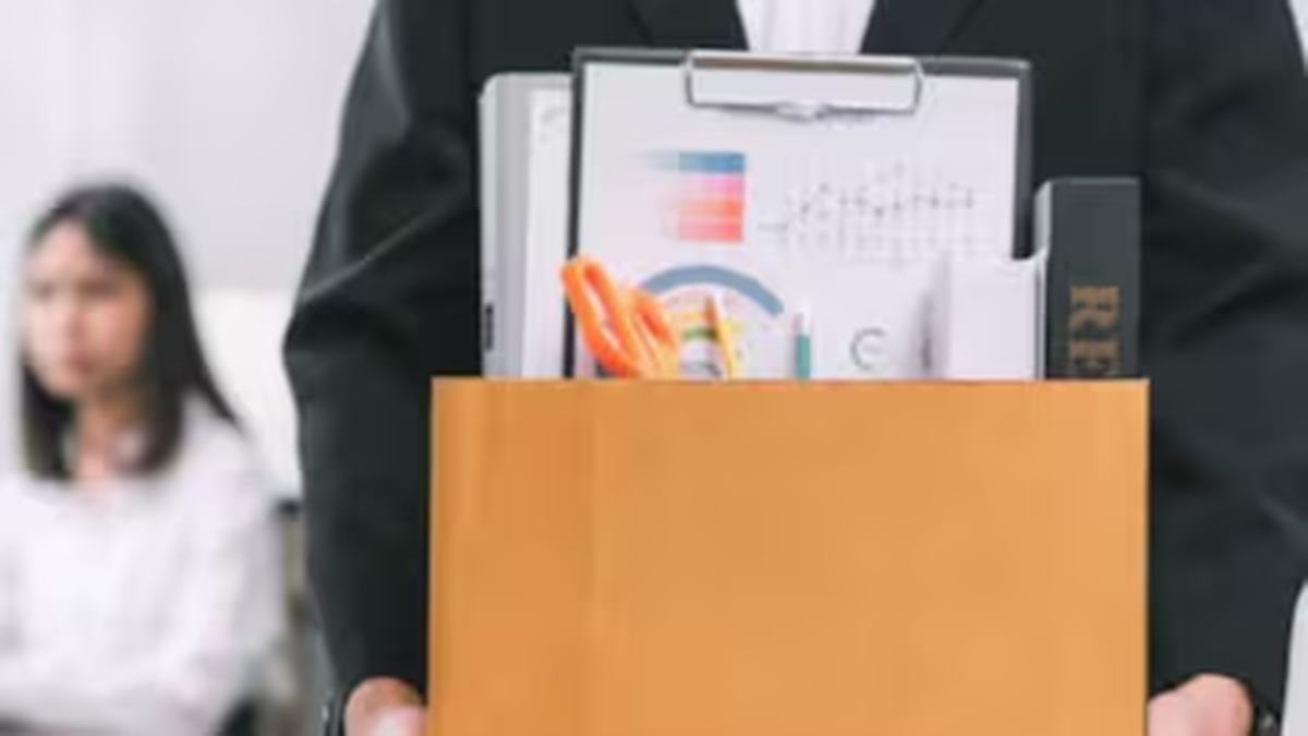 Employee Shares Shocking Lay Off Story On Day 1 At Work: ‘Moved Cities For This Job, Then Asked To Leave’