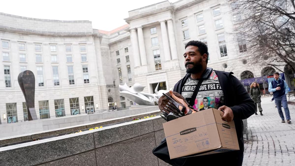 Trump Plan Would Tie Federal Employee Layoffs to Performance