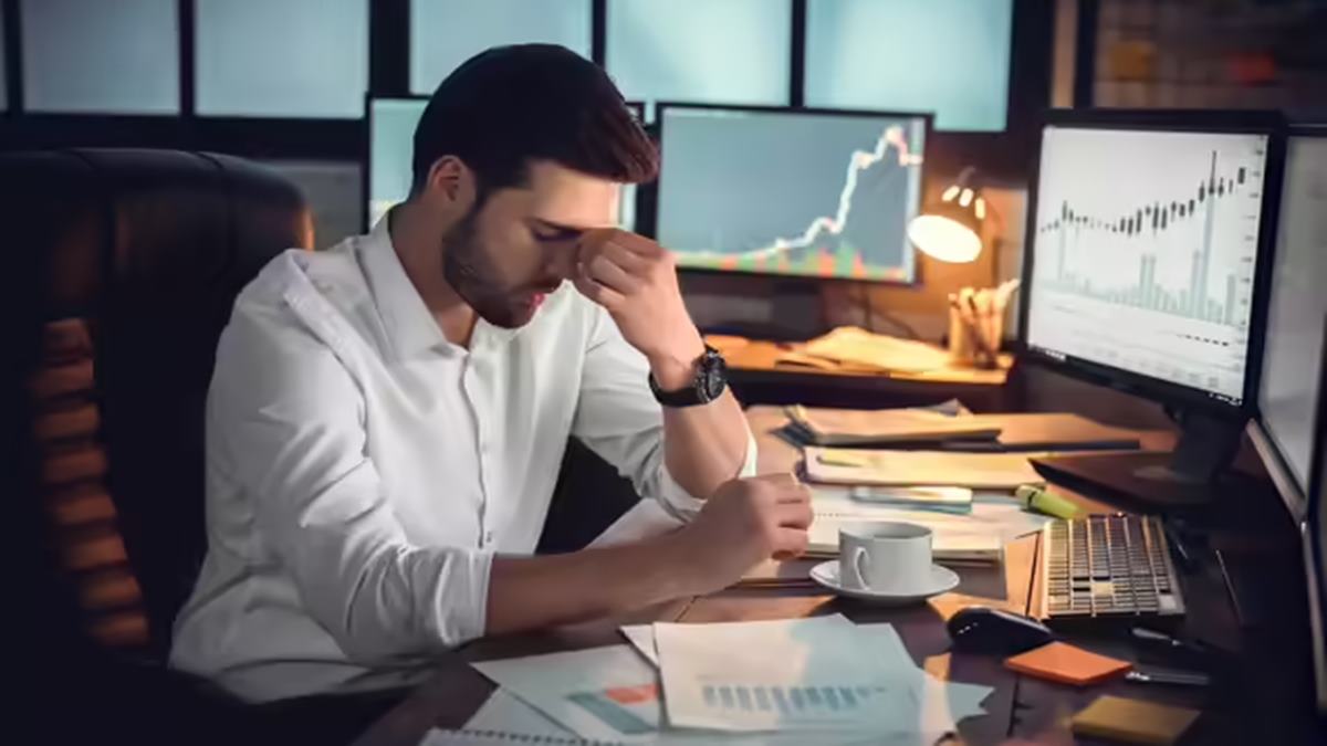 AI saves time or increases job pressure? Employee working 15 hours daily says automation has 'ruined' his life