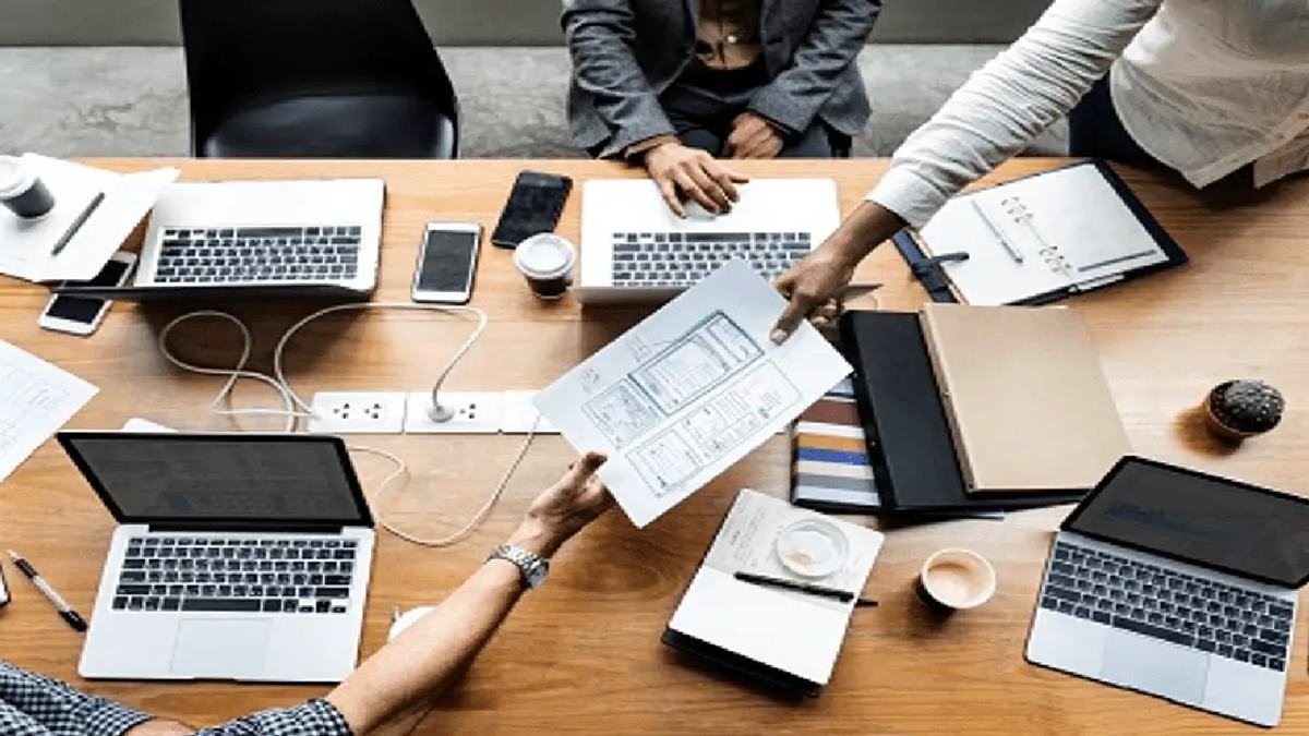 Startup founder’s post on accountability sparks work debate