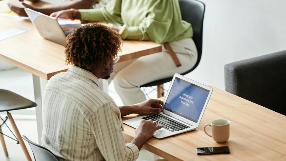 Workplace boundaries: How to stop answering e-mails at 5 p.m.