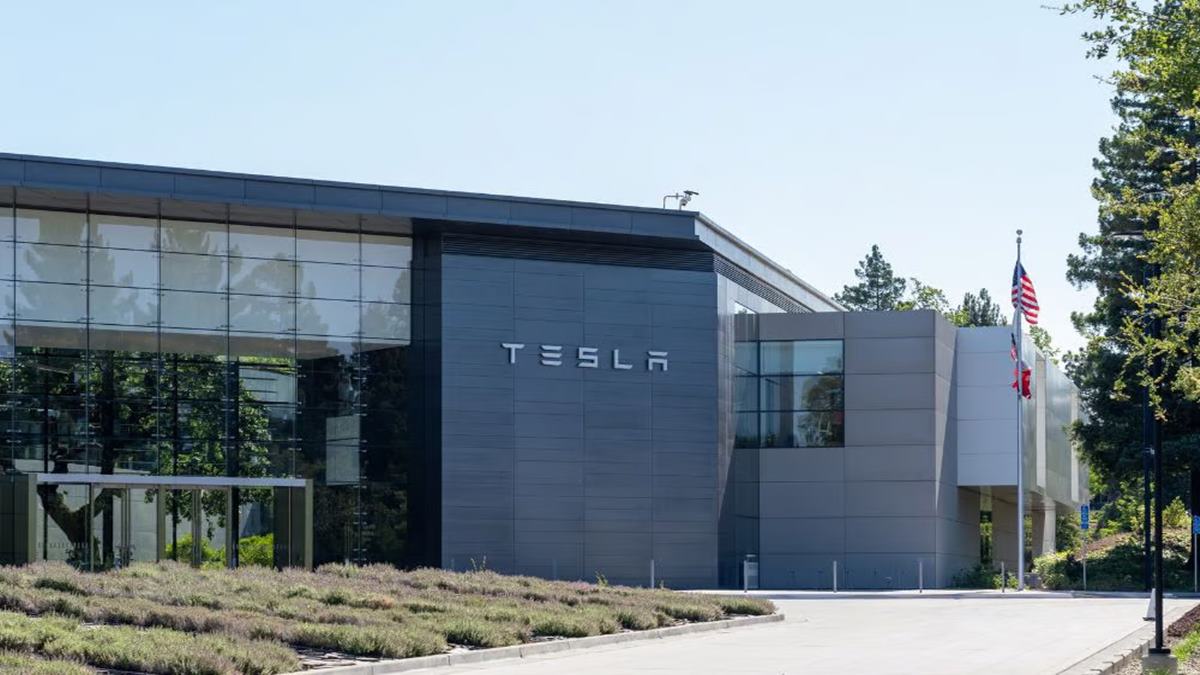 Employee sues Tesla for firing her after seizures at work