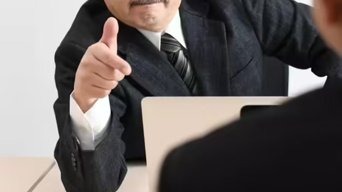 Techie faces cultural shock in Germany, learns a useful career lesson. Boss scolded him just for replying